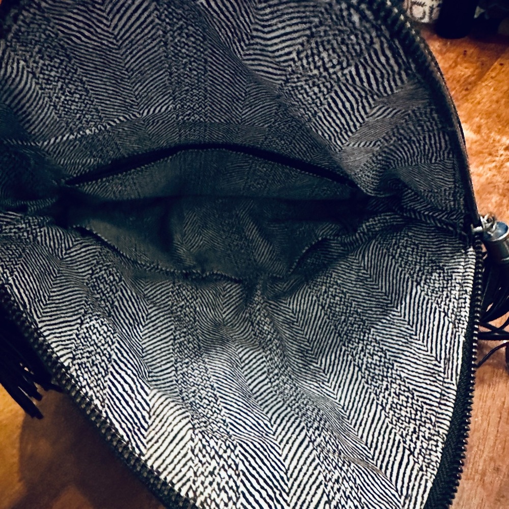 Black Vegan Leather‎ Envelope Crossbody Handbag long chain strap - Picture 5 of 7